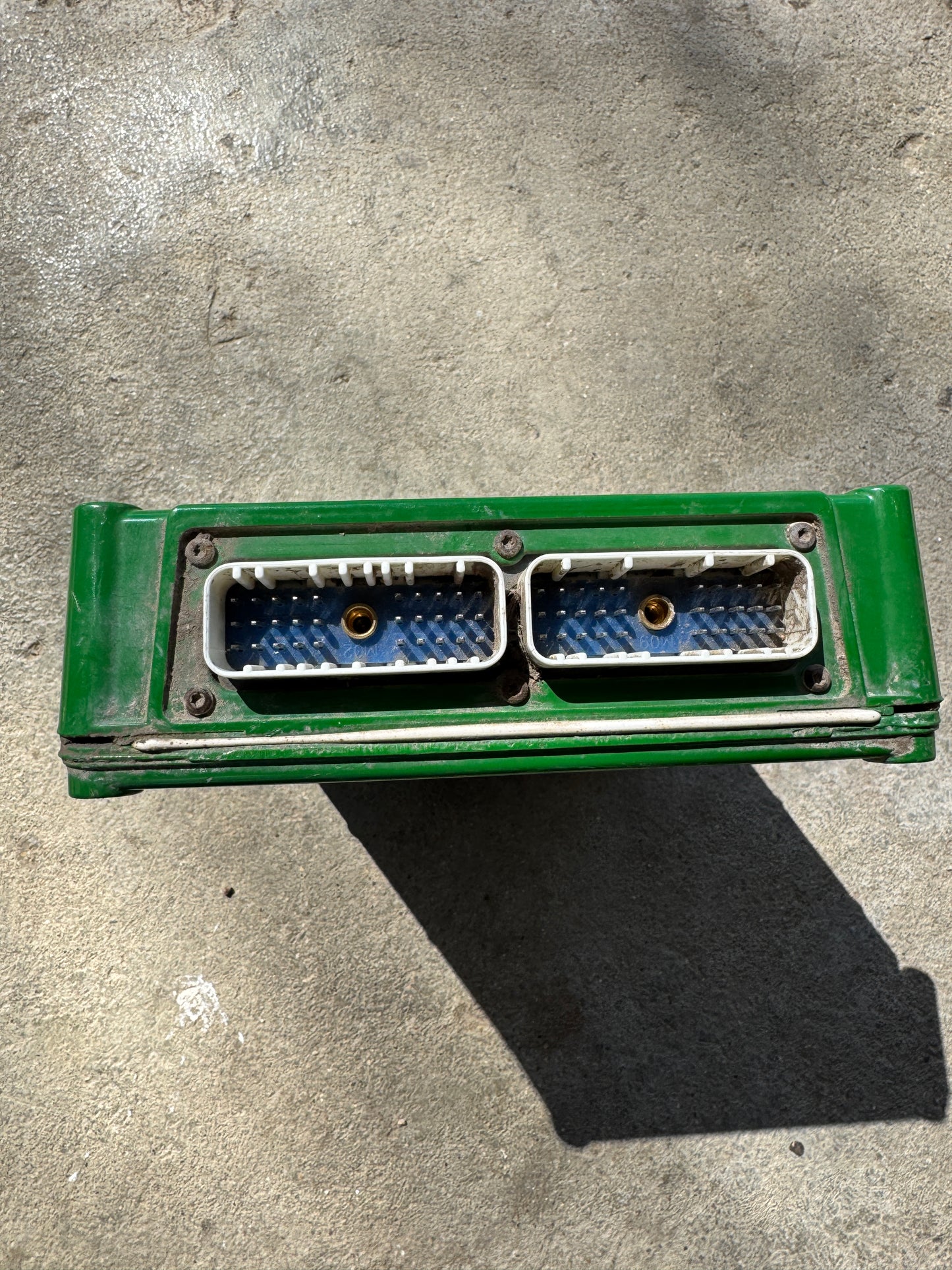 AA72799 - John Deere Wedge Box