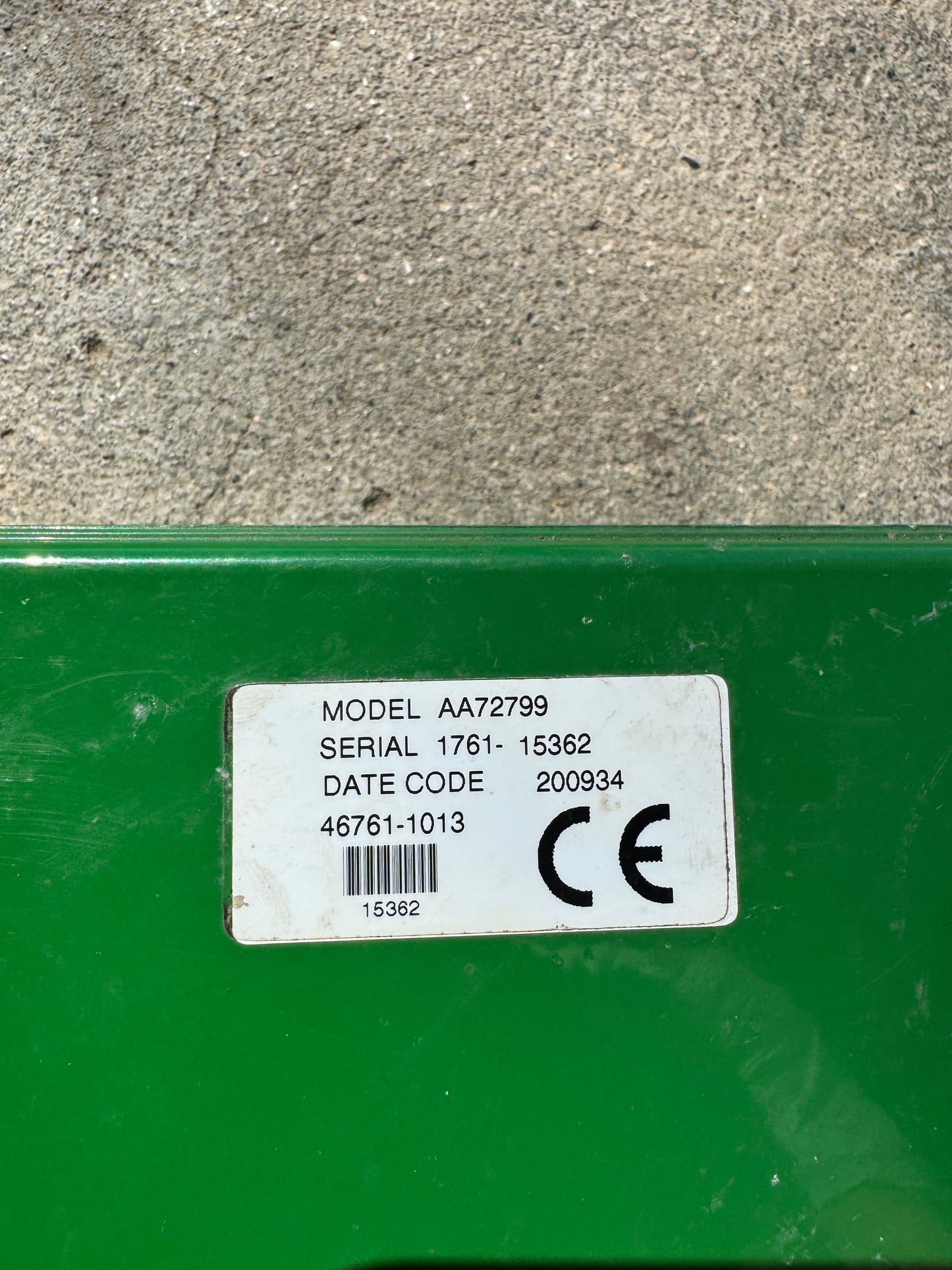 AA72799 - John Deere Wedge Box