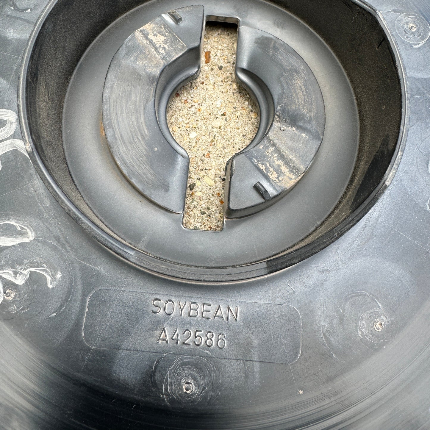 Close-up of A42586 seed holes and mounting ring – OEM disk