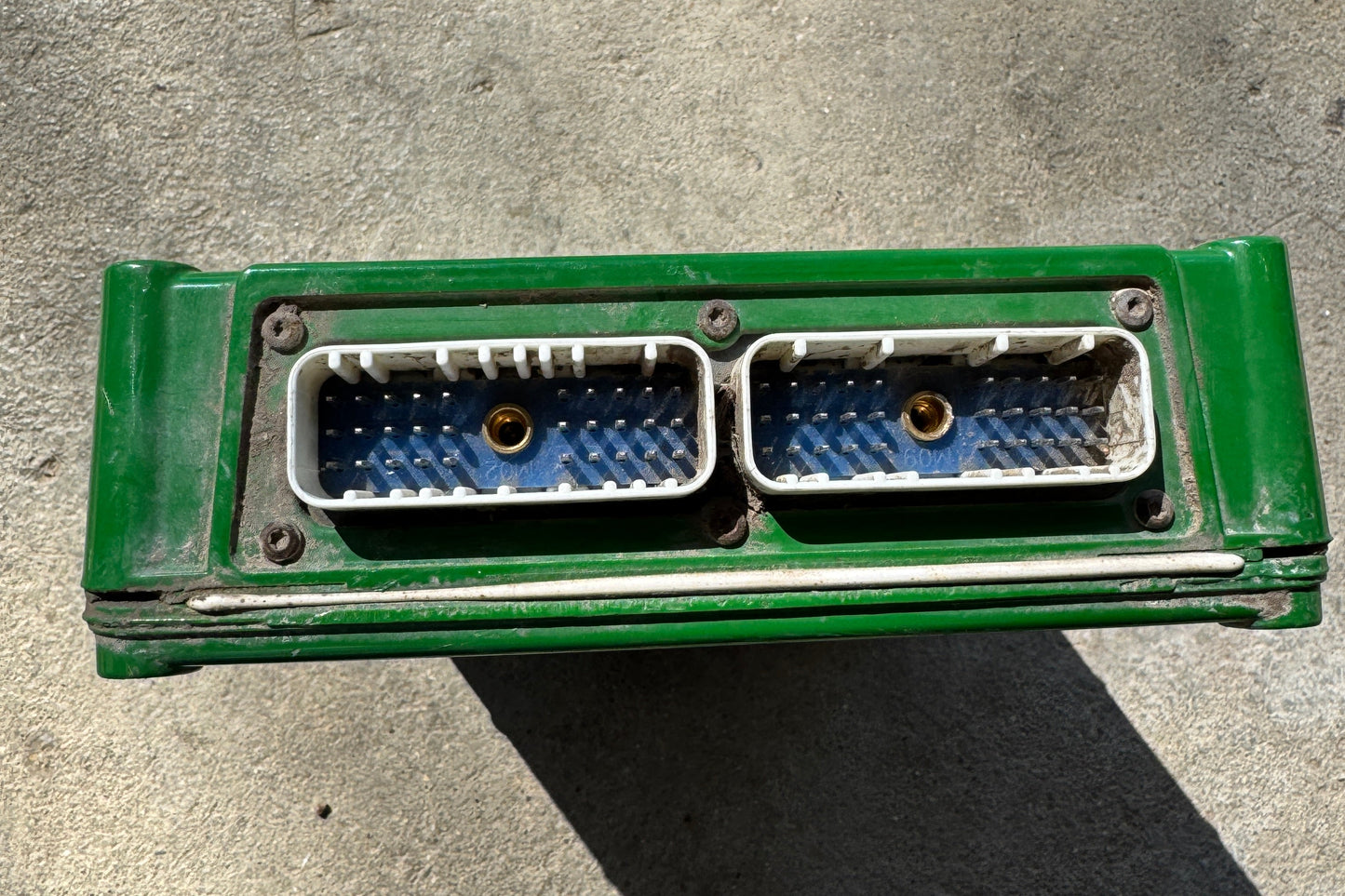 Close-up of AA72799 module connectors for SeedStar 2 system