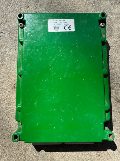 AA72799 - John Deere Wedge Box