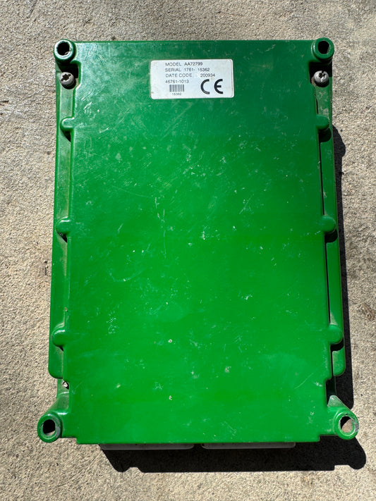 AA72799 - John Deere Wedge Box
